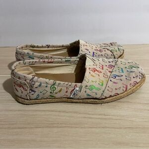 Toms Slip-On Shoes Loafers 7 Rainbow Music Notes Musical Colorful Choir Teacher